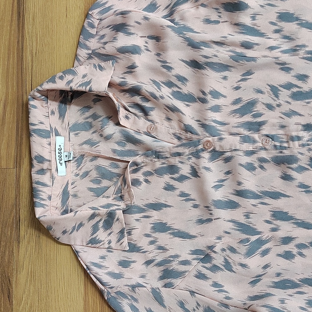 Pink and Gray Ladies Size Medium Dressy Blouse,  Ladies Button Down Top - Picture 5 of 9